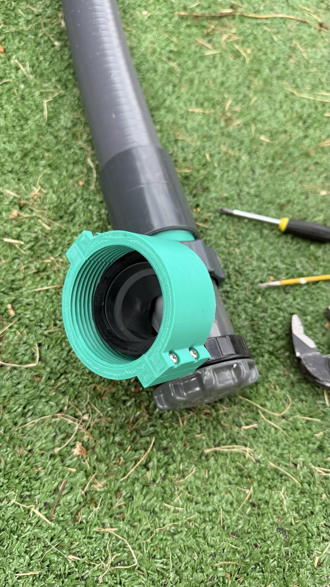 The collar screwed around the pool hose